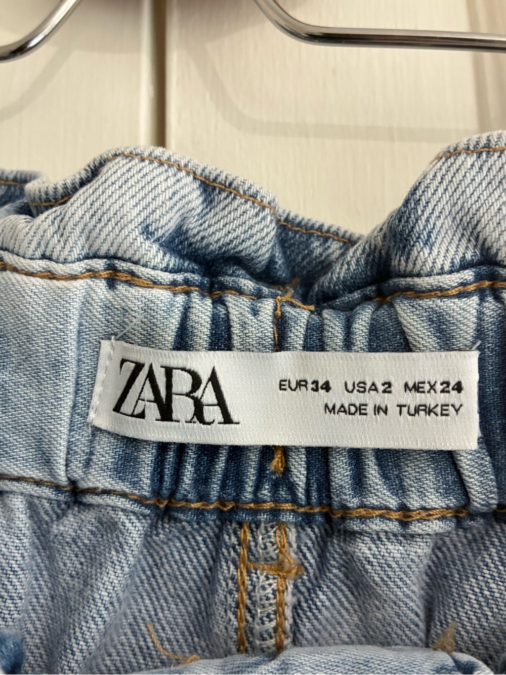 Zara light wash paperbag jeans - Picture 4 of 4